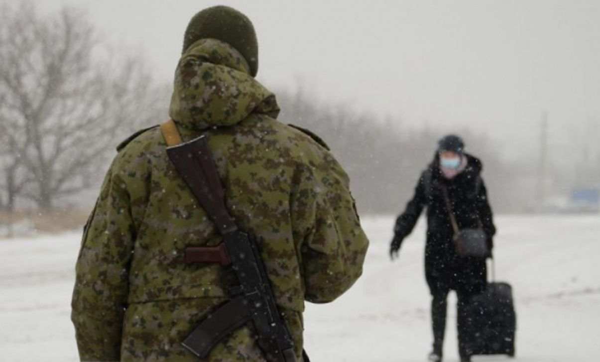 Виїхати з Донецька можна тільки до північного сусіда... 